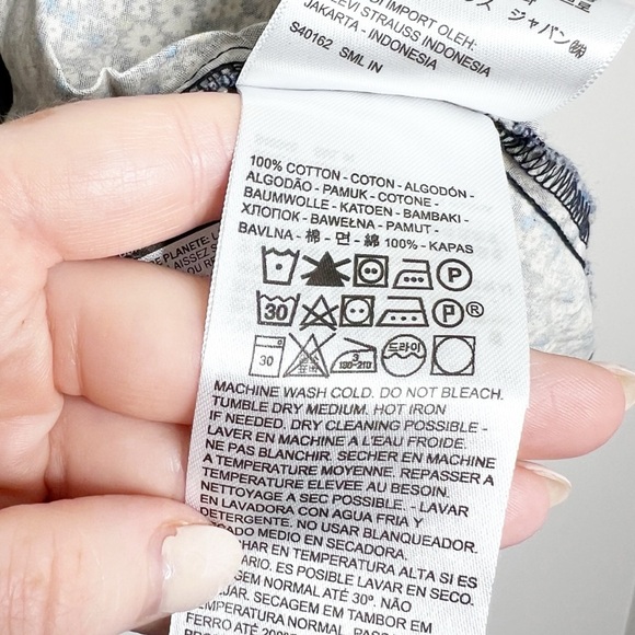 New with Tags Levi's Womens Joella Button-Up Floral Puff Sleeve Crop Blouse - Picture 15 of 16